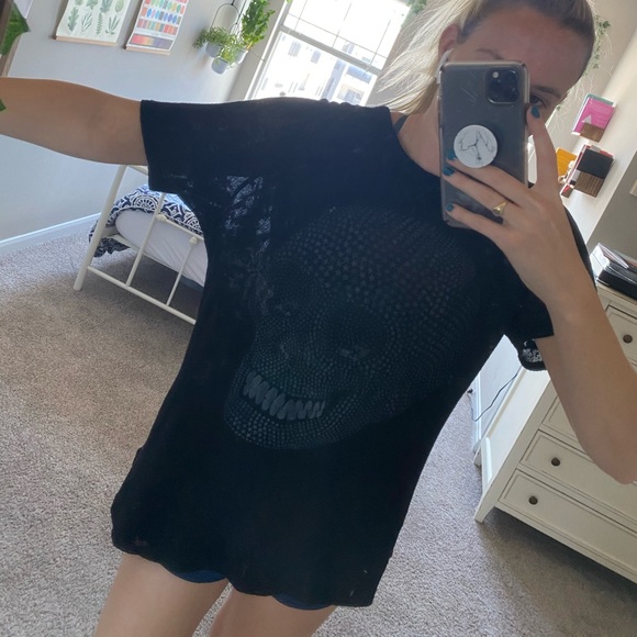 Black Tshirt from Revolve - Picture 4 of 5